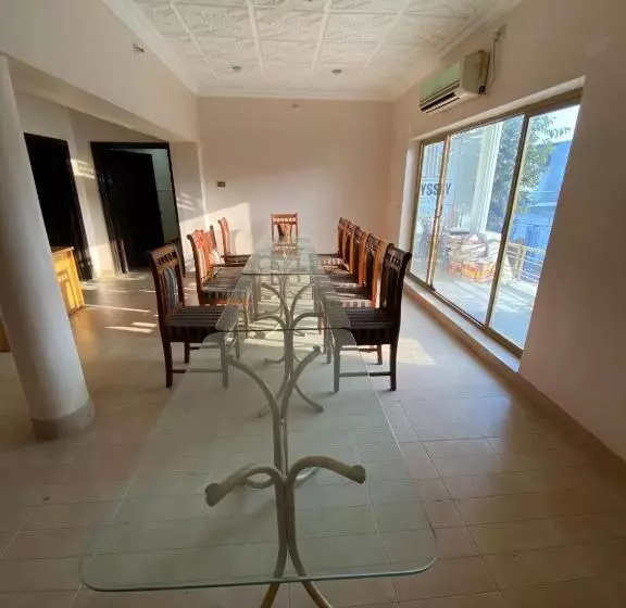 هتل Shelton Palace