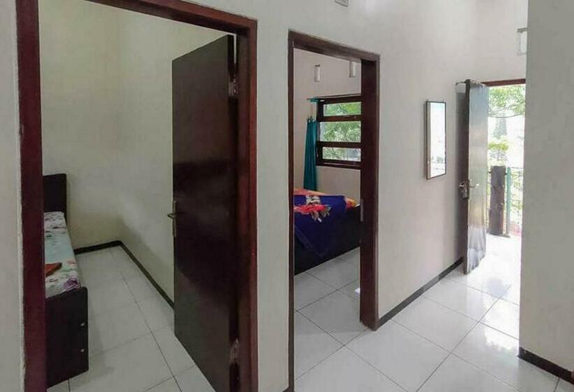 ホテル Villa Ghazani 4 At Desa Wisata Songgokerto