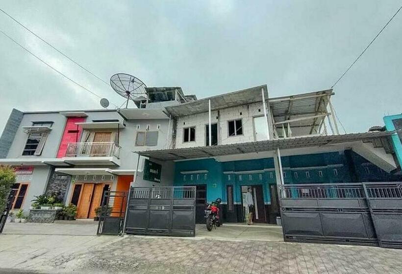 ホテル Villa Ghazani 4 At Desa Wisata Songgokerto