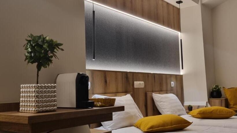 פנסיון Riverside Inn   Dunaparti Szuterén