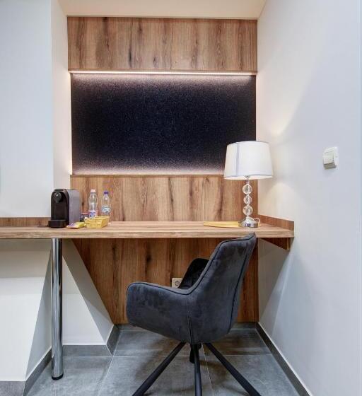 פנסיון Riverside Inn   Dunaparti Szuterén