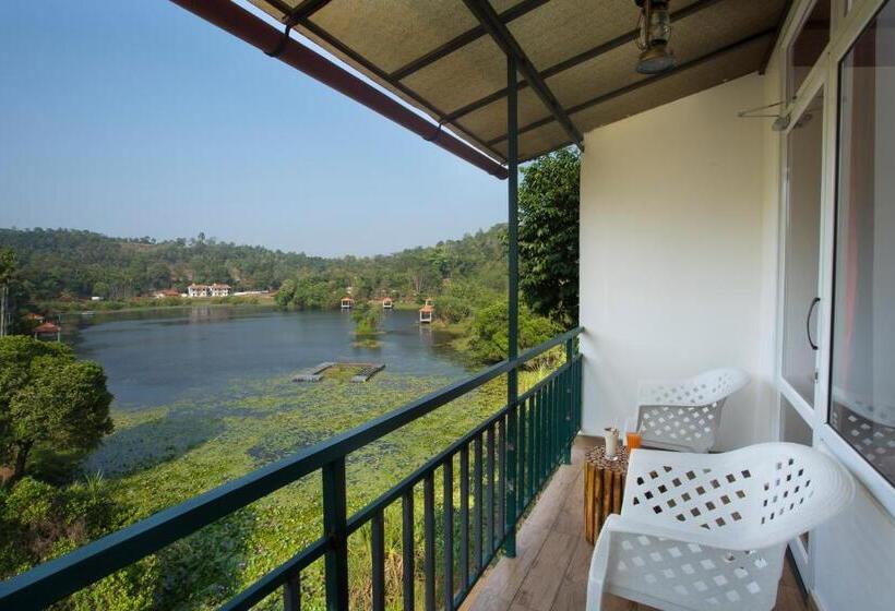 Hotel Karlad Lake View Resort