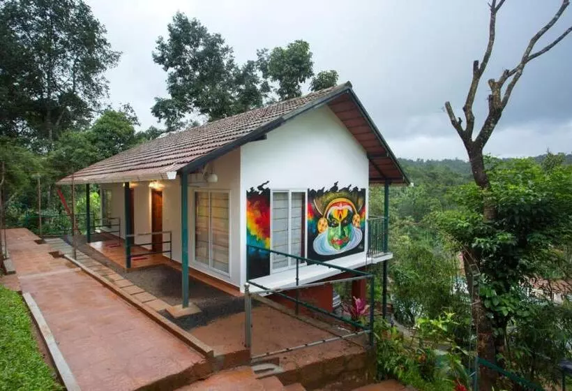 Hotelli Karlad Lake View Resort