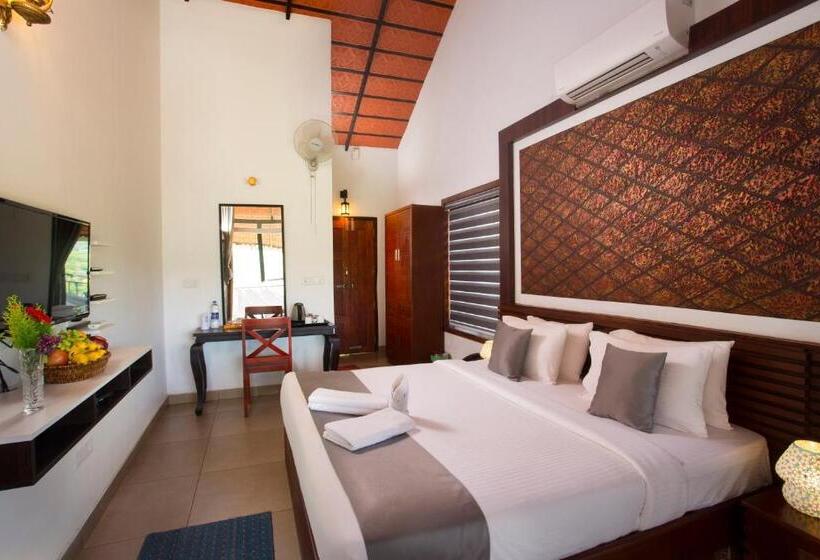 Hotel Karlad Lake View Resort