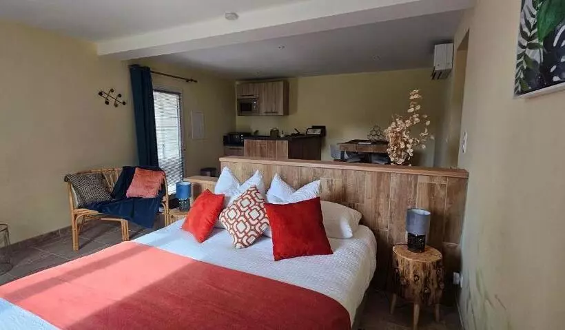 Majatalo Les Jardins De Falguière