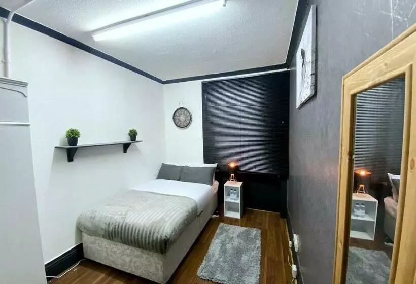 ペンション Townhouse 105