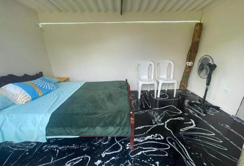 Retkeilymaja Alex Country House