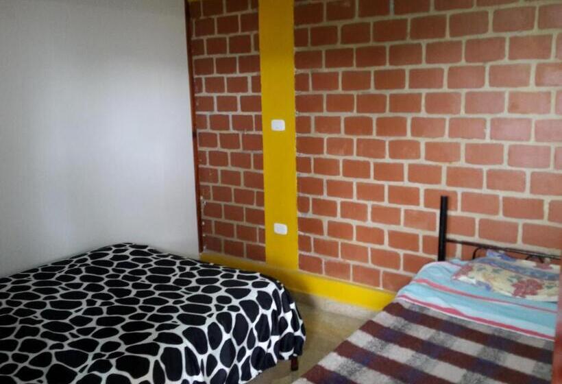 هاستل Alex Country House