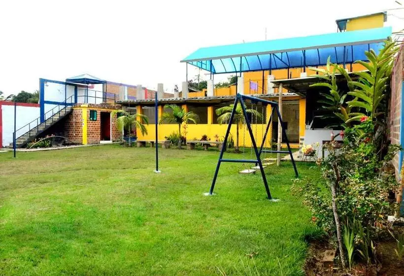 Retkeilymaja Alex Country House