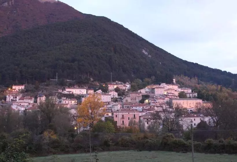 Aamiaismajoitus (B&B) Il Rifugio Nel Parco