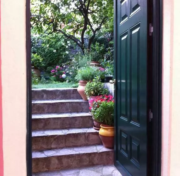 پانسیون Il Giardino Incantato