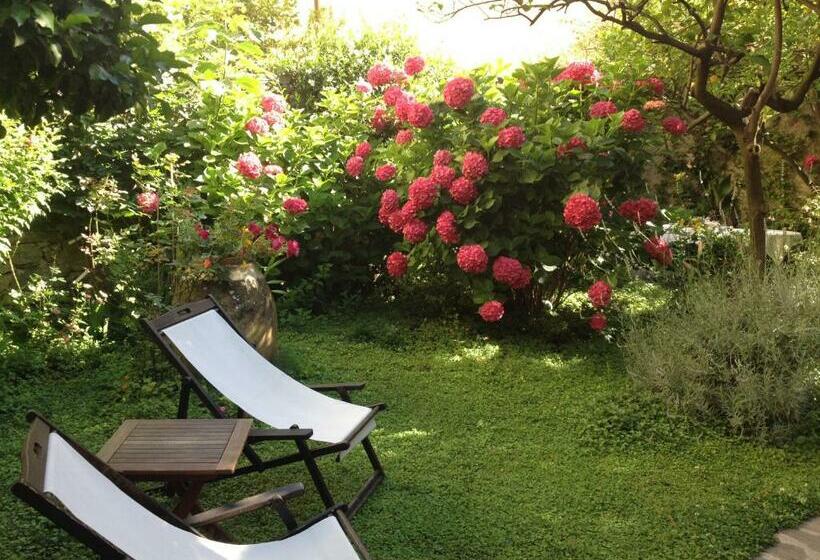 پانسیون Il Giardino Incantato