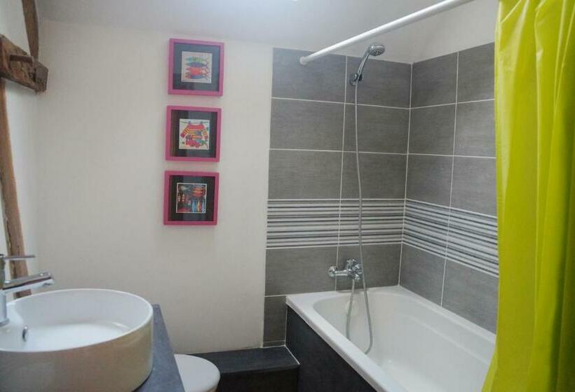 ベッドアンドブレックファースト Logis Du Patis Roux