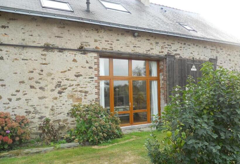 ベッドアンドブレックファースト Logis Du Patis Roux