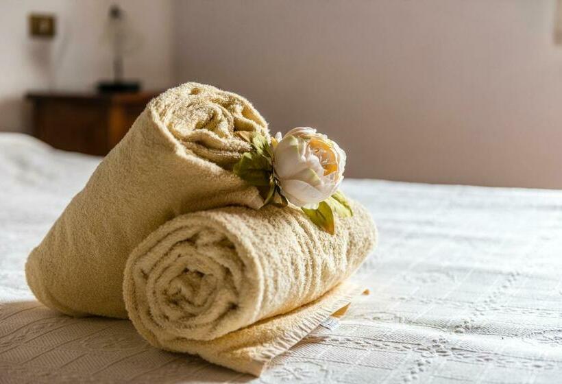 בית מלון כפרי Agriturismo La Ghiraia