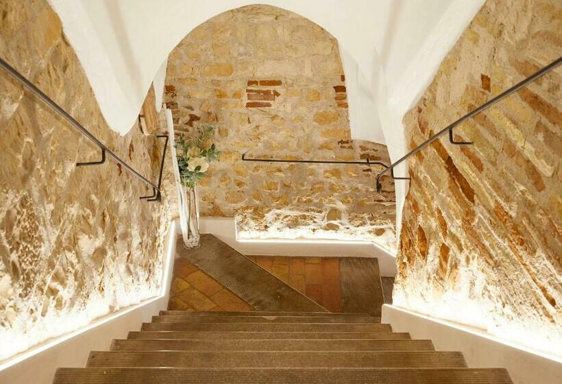 פנסיון Alemar Sirolo