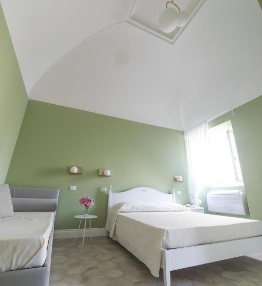 פנסיון Alemar Sirolo