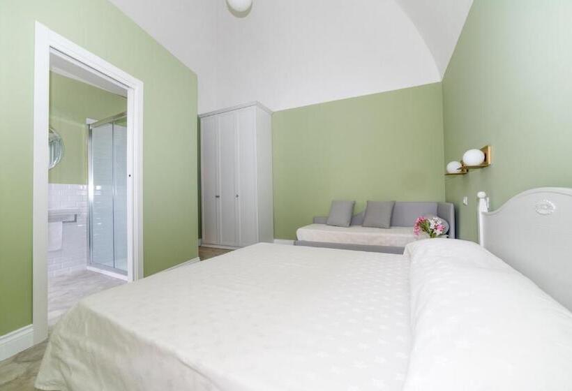 פנסיון Alemar Sirolo