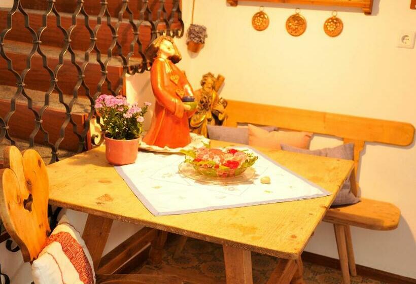 ペンション Haus Gilli