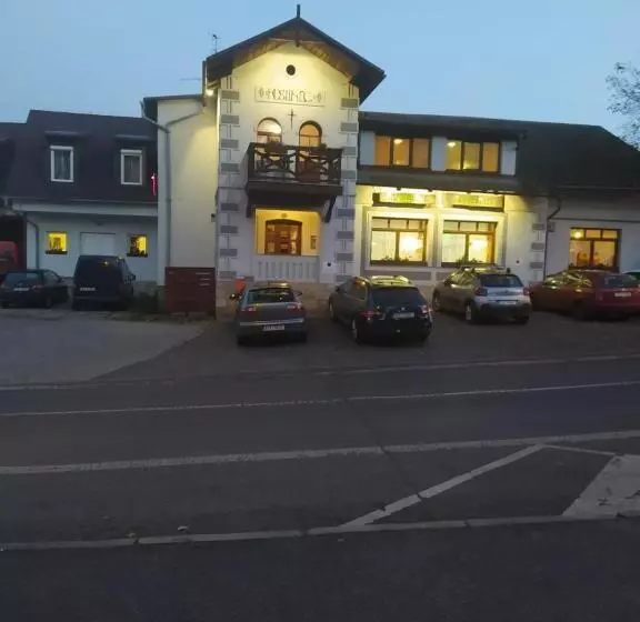 ペンション Penzion   Restaurace Na Výšince