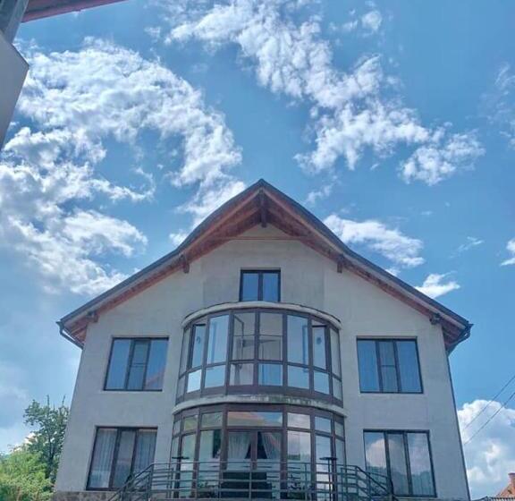 پانسیون Vila Fan Confort