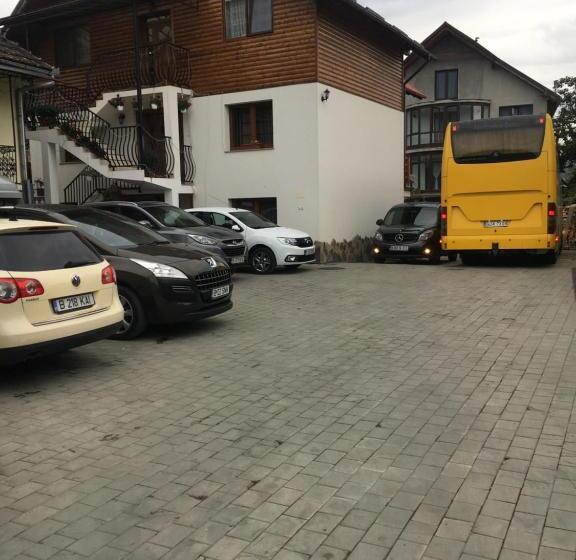 پانسیون Vila Fan Confort