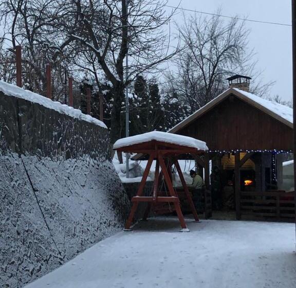 پانسیون Vila Fan Confort