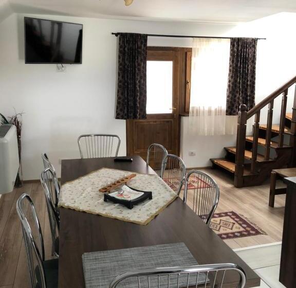 پانسیون Vila Fan Confort