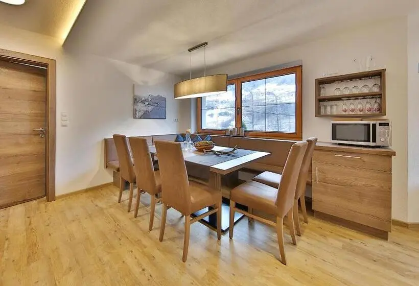 Garni Fiegl Apart