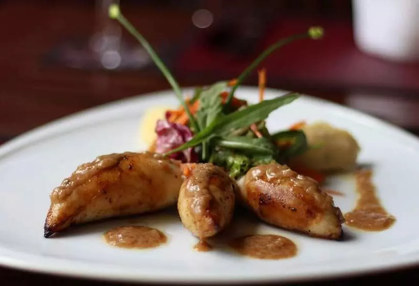 Montra Nivesha Residence And Art