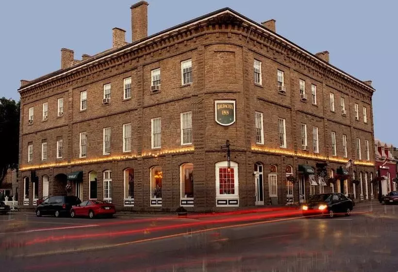 酒店 Baldachin Inn