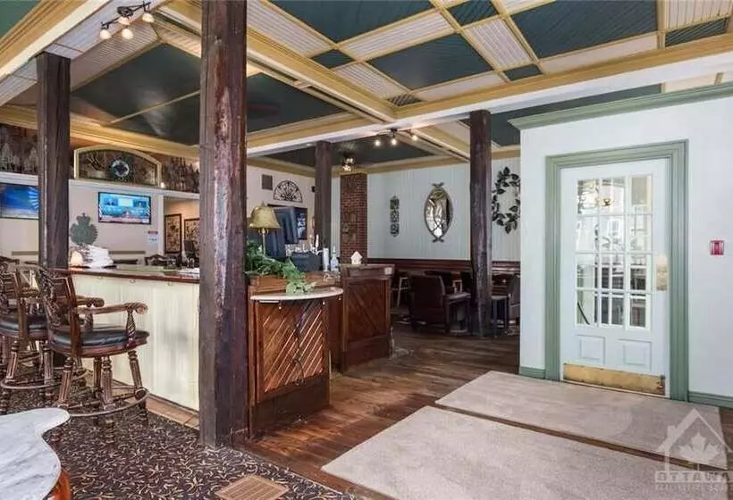 酒店 Baldachin Inn