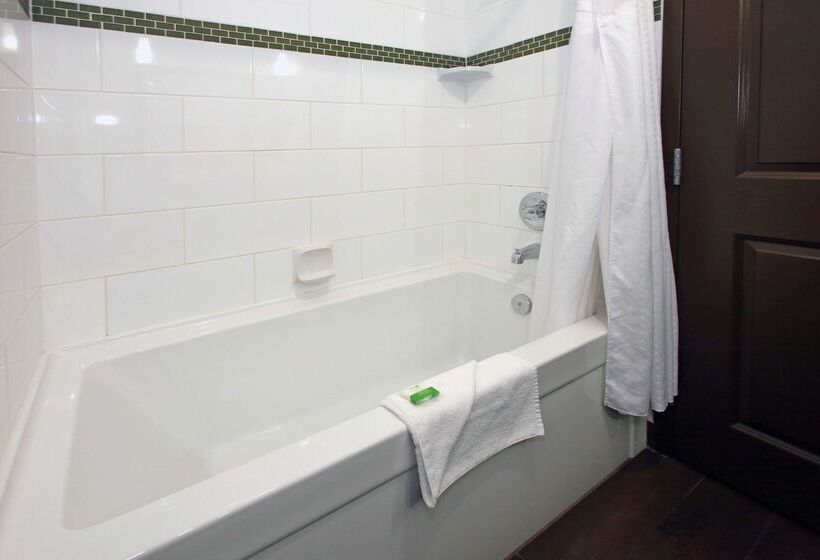 فندق Best Western Pacific Inn