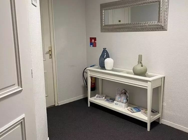 Brit Hotel Des Grands Hommes   Bordeaux Centre