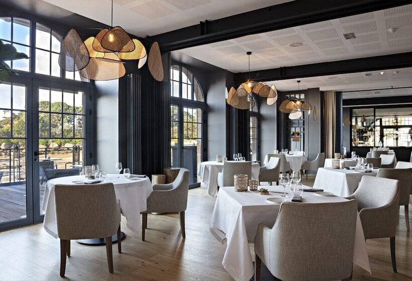 فندق Castel Beau Site