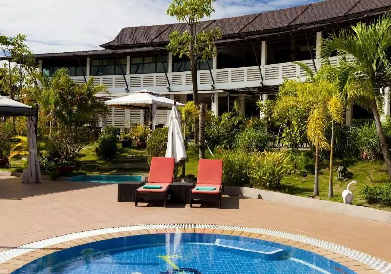 בית מלון כפרי Ccc Airport