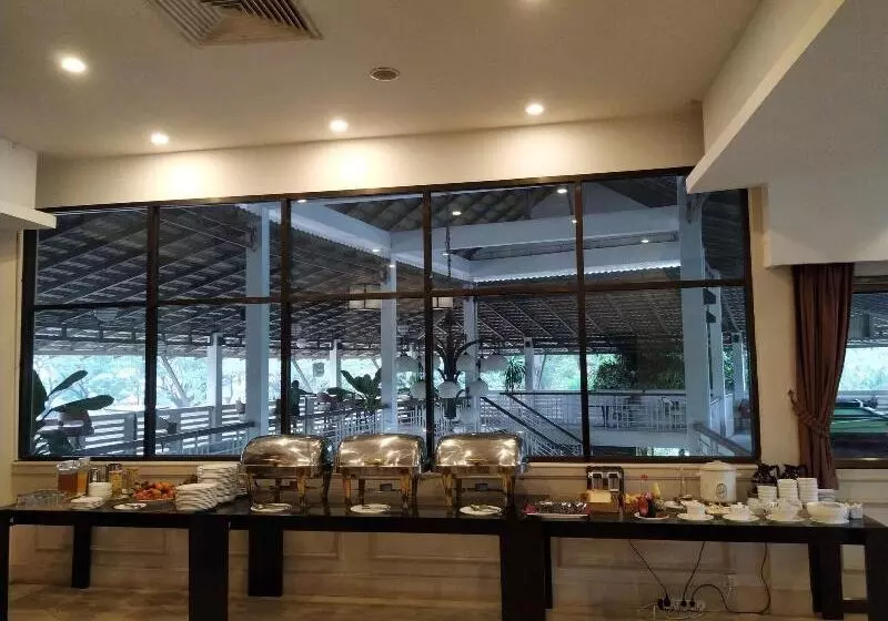 בית מלון כפרי Ccc Airport