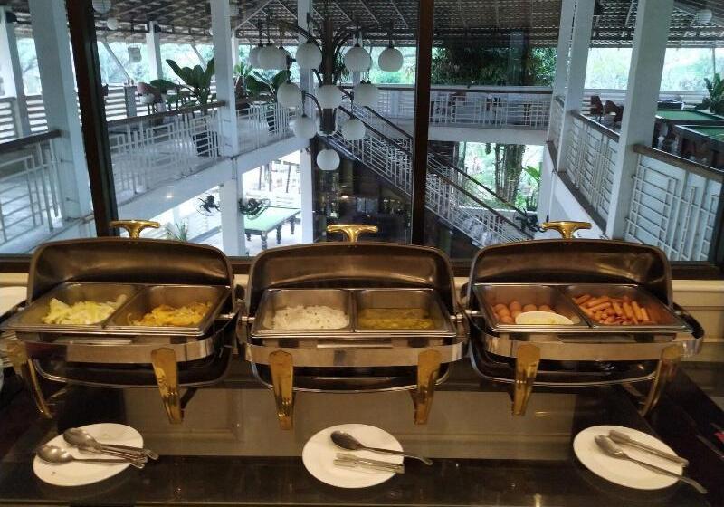 בית מלון כפרי Ccc  Airport