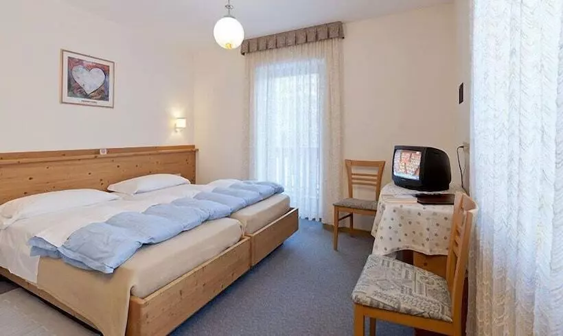 ホテル Cesa Edelweiss