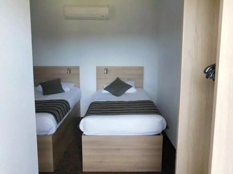 Отель Couett Hôtel Loudéac