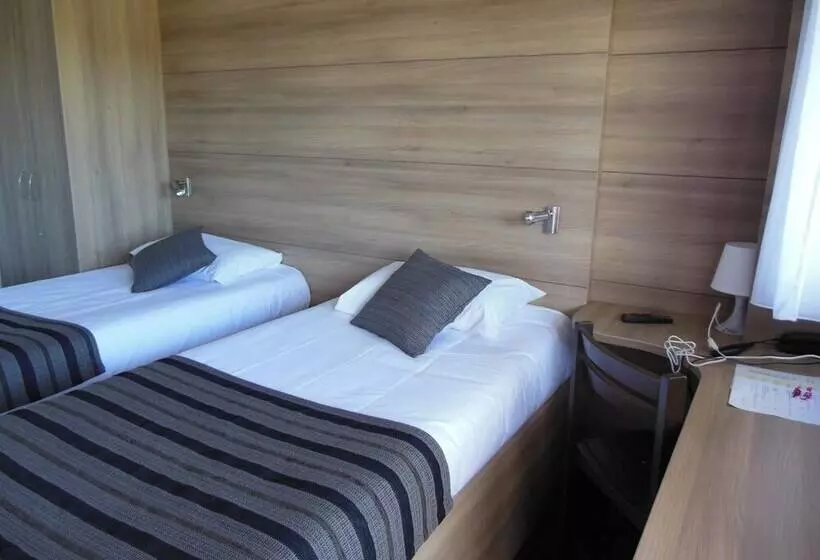 Отель Couett Hôtel Loudéac