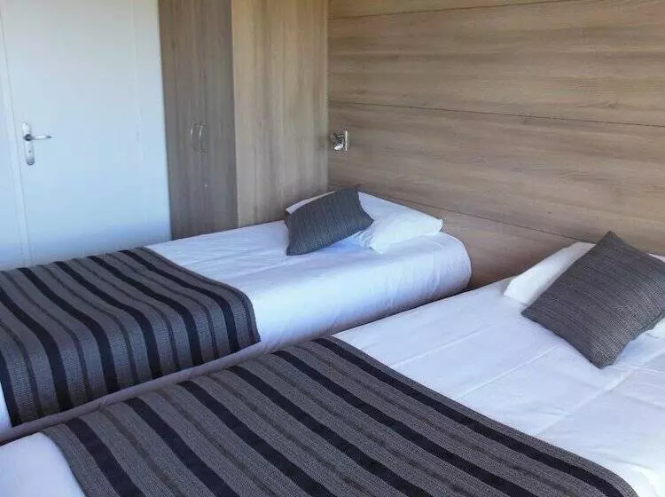 Отель Couett Hôtel Loudéac