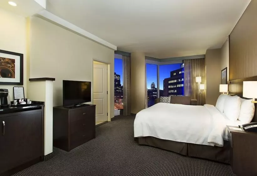 هتل Courtyard By Marriott Montreal Downtown