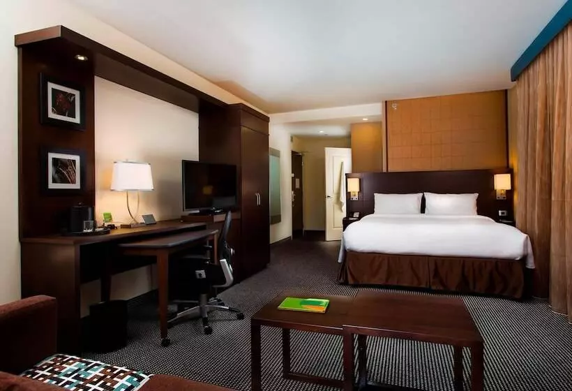 هتل Courtyard By Marriott Montreal Downtown