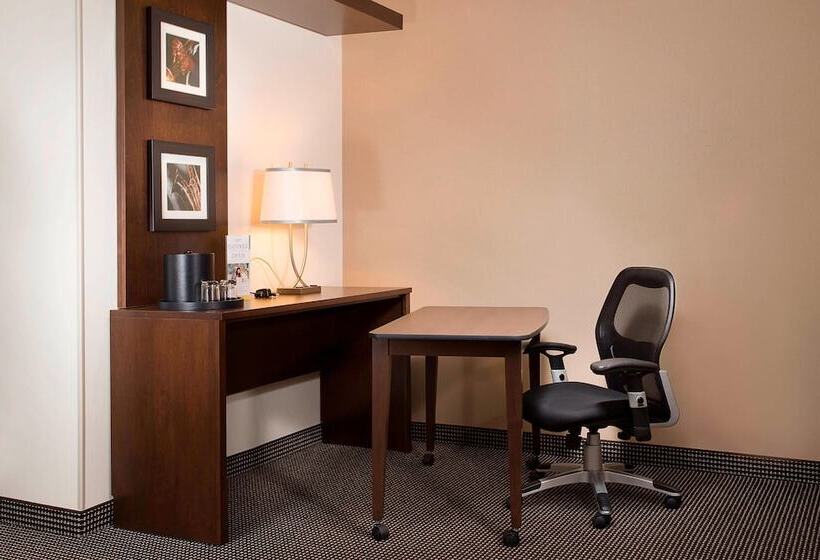 فندق Courtyard By Marriott Montreal Downtown