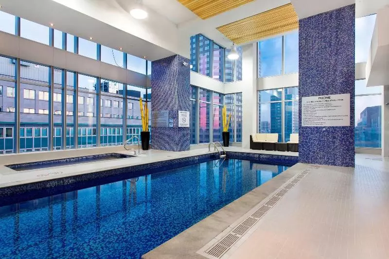 هتل Courtyard By Marriott Montreal Downtown