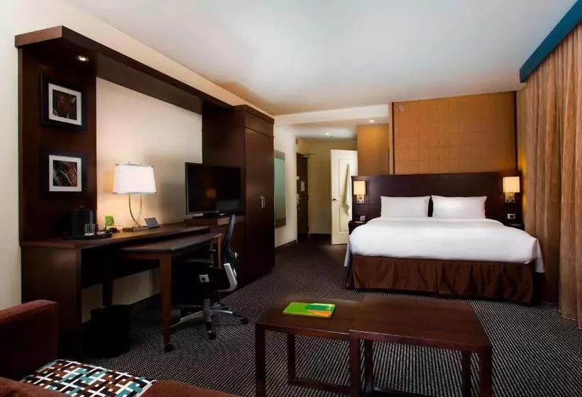 هتل Courtyard By Marriott Montreal Downtown