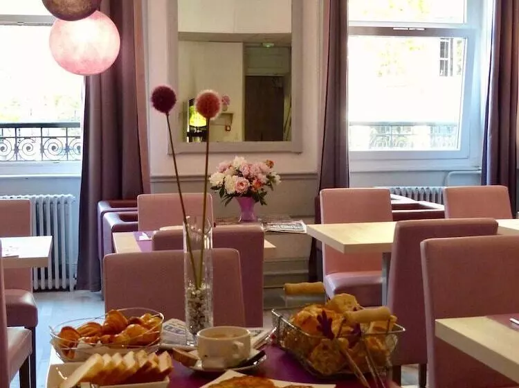 호텔 De La Croix Rousse