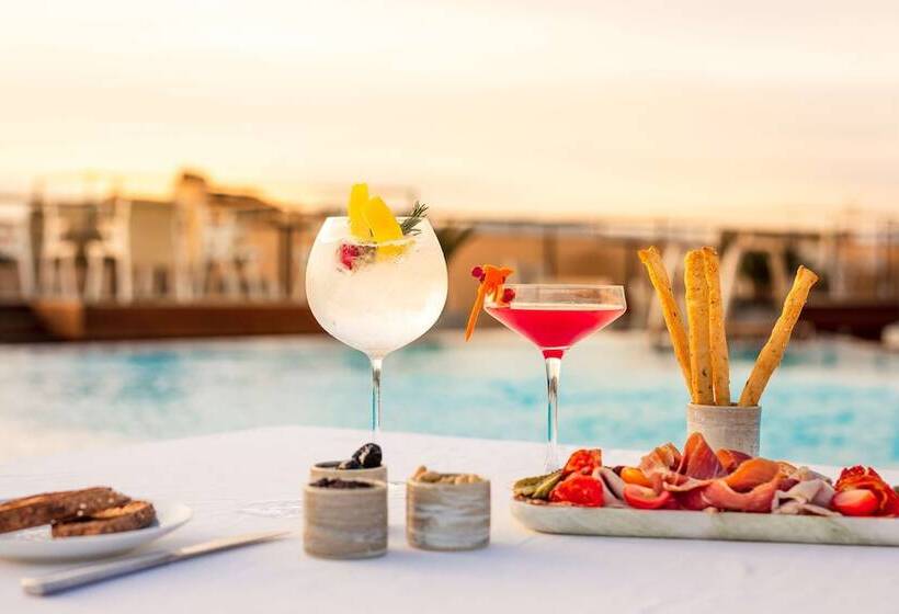 Отель De Paris Sainttropez