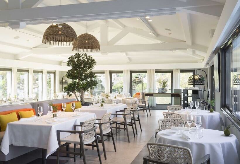 Отель De Paris Sainttropez